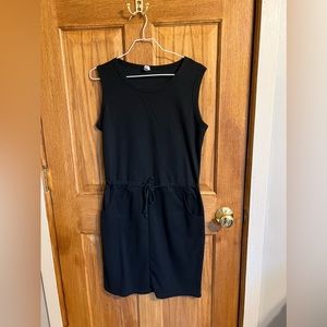 Women’s athletic dress size L